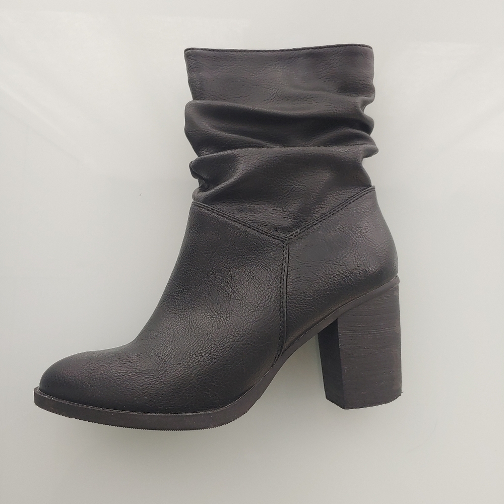 Le Chateau faux leather bootie